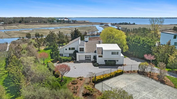 $3,699,000 | 22 Tanners Neck Lane, Westhampton, NY 11977