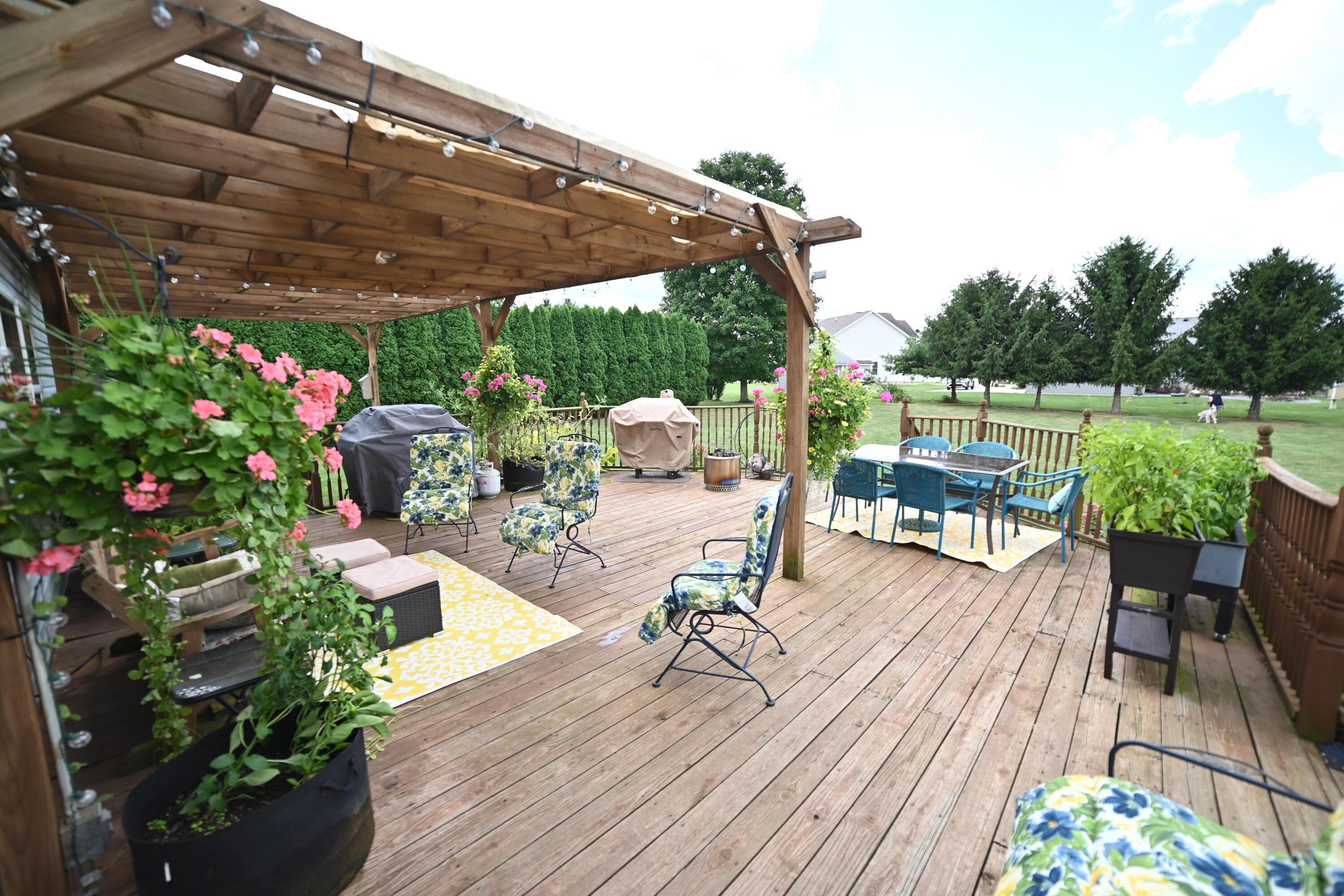 3305 Gooding Road Marion, OH 43302 - Photo 45 of 85 Large deck
