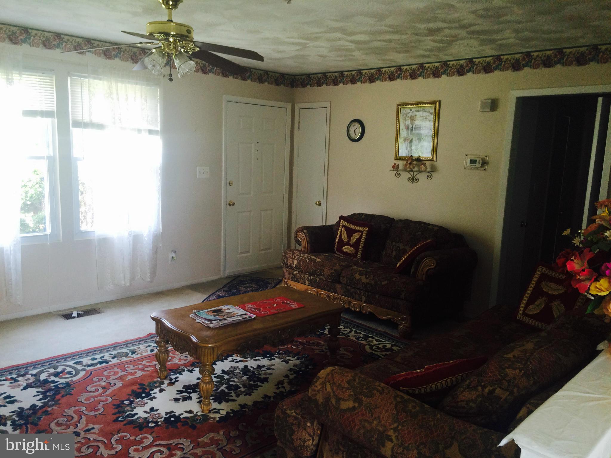 1223 Chillum Road Hyattsville, MD 20782 - Photo 5 of 20 Living Room
