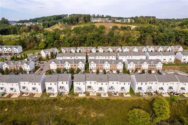 $394,900 | 216 Faulk Drive, Warrendale, PA 15086