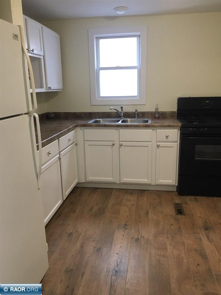 504 Broadway Gilbert, MN 55741 - Photo 3 of 26