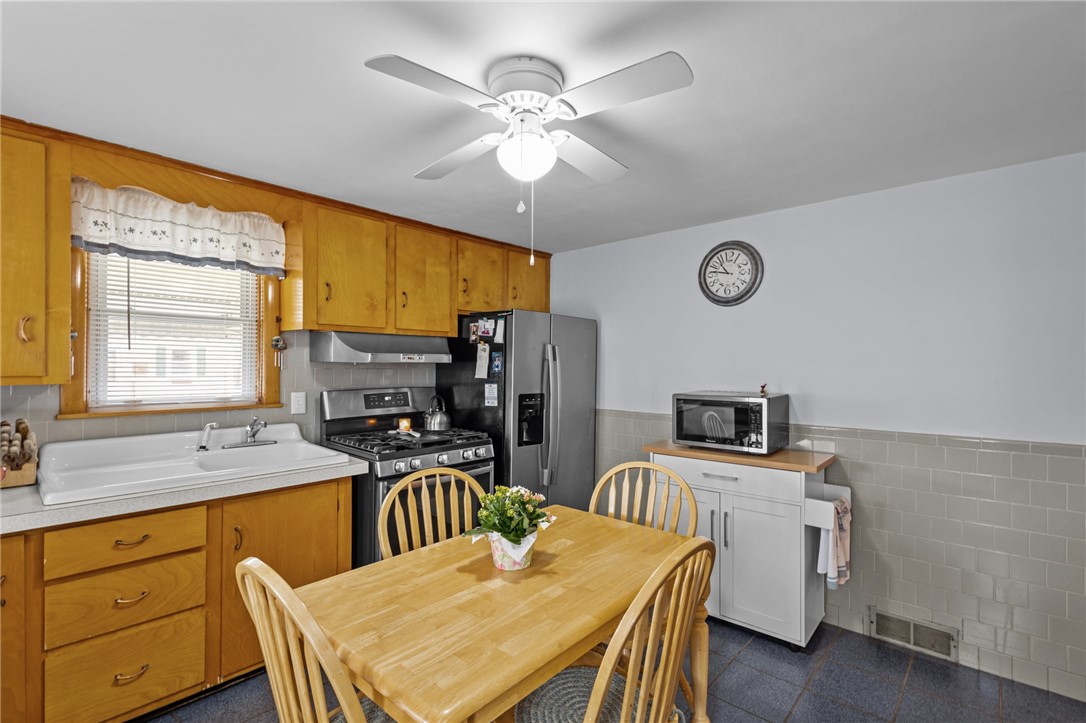 28 Corrente Avenue Pawtucket, RI 02861 - Photo 11 of 37