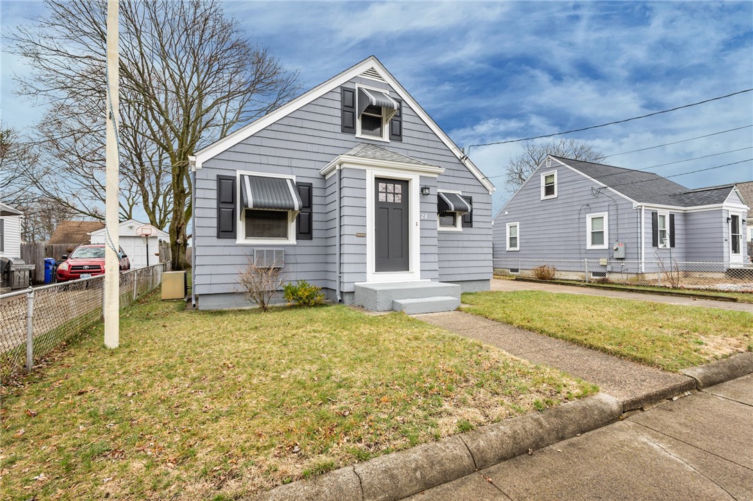28 Corrente Avenue Pawtucket, RI 02861 - Photo 2 of 37