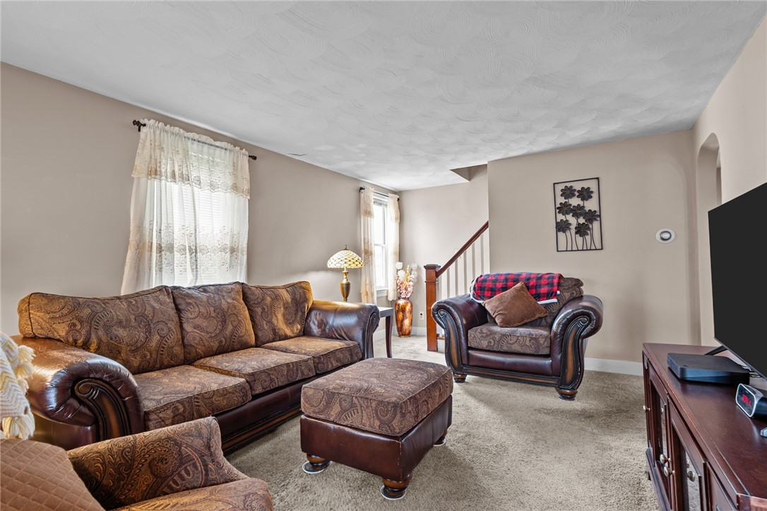 28 Corrente Avenue Pawtucket, RI 02861 - Photo 6 of 37