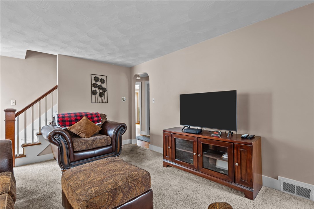28 Corrente Avenue Pawtucket, RI 02861 - Photo 8 of 37