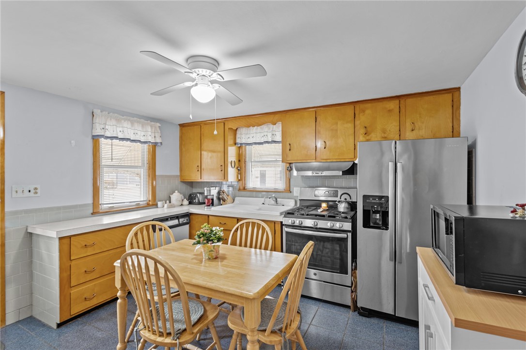 28 Corrente Avenue Pawtucket, RI 02861 - Photo 9 of 37