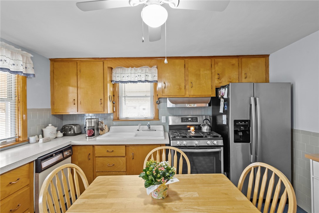 28 Corrente Avenue Pawtucket, RI 02861 - Photo 10 of 37