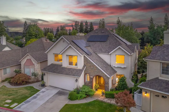 $600,000 | 3077 West Pembrook Loop, Fresno, CA 93711