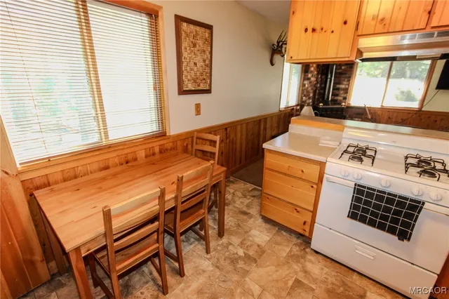 $2,000 | 43394 Bow Canyon Road, Big Bear Lake, CA 92315