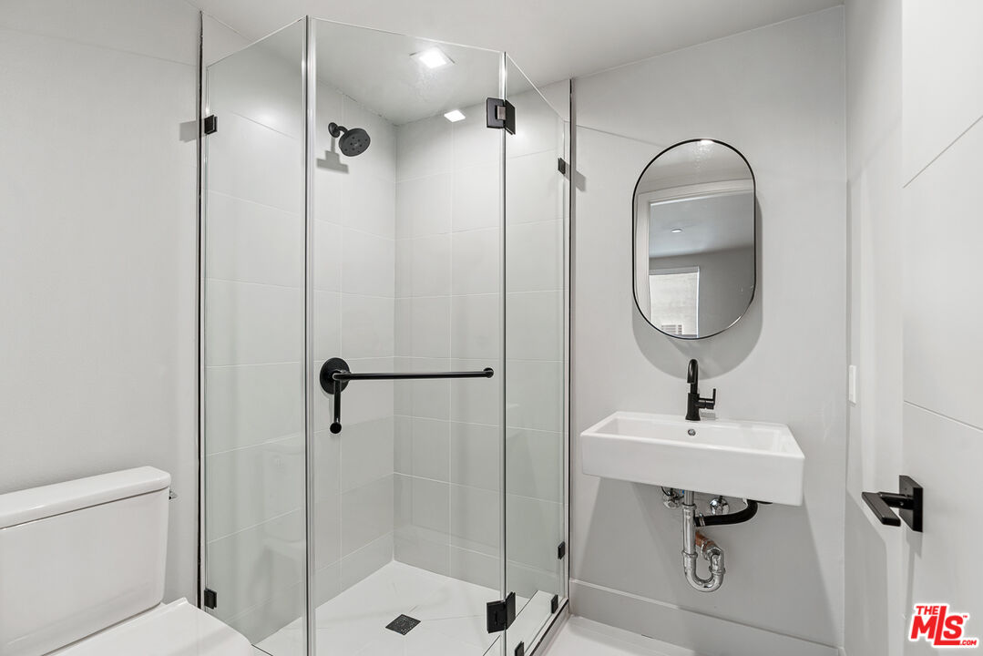 12431 Rochester Avenue, Unit 111 Los Angeles, CA 90025 - Photo 11 of 20