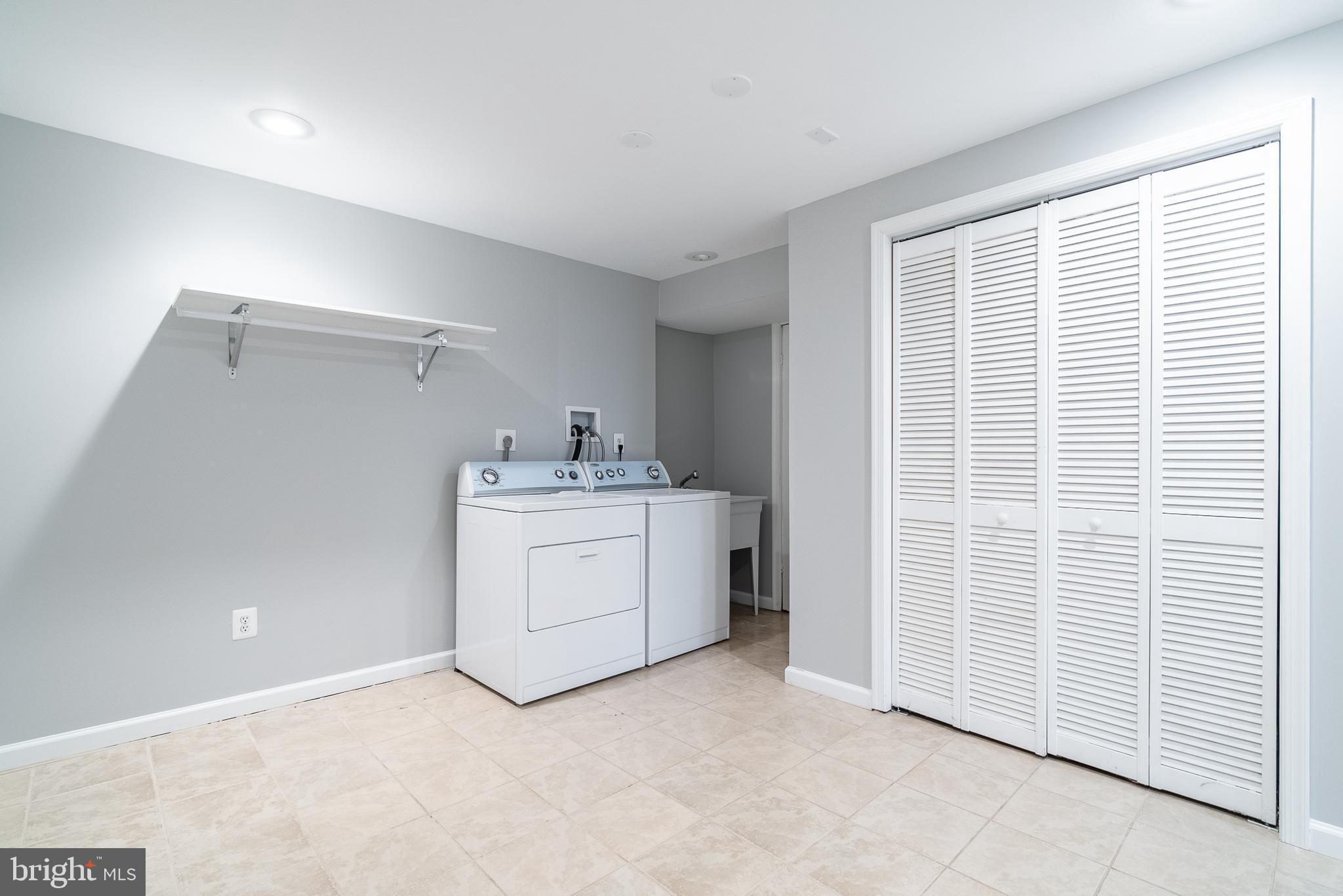 14 Braxton Drive Sterling, VA 20165 - Photo 30 of 41