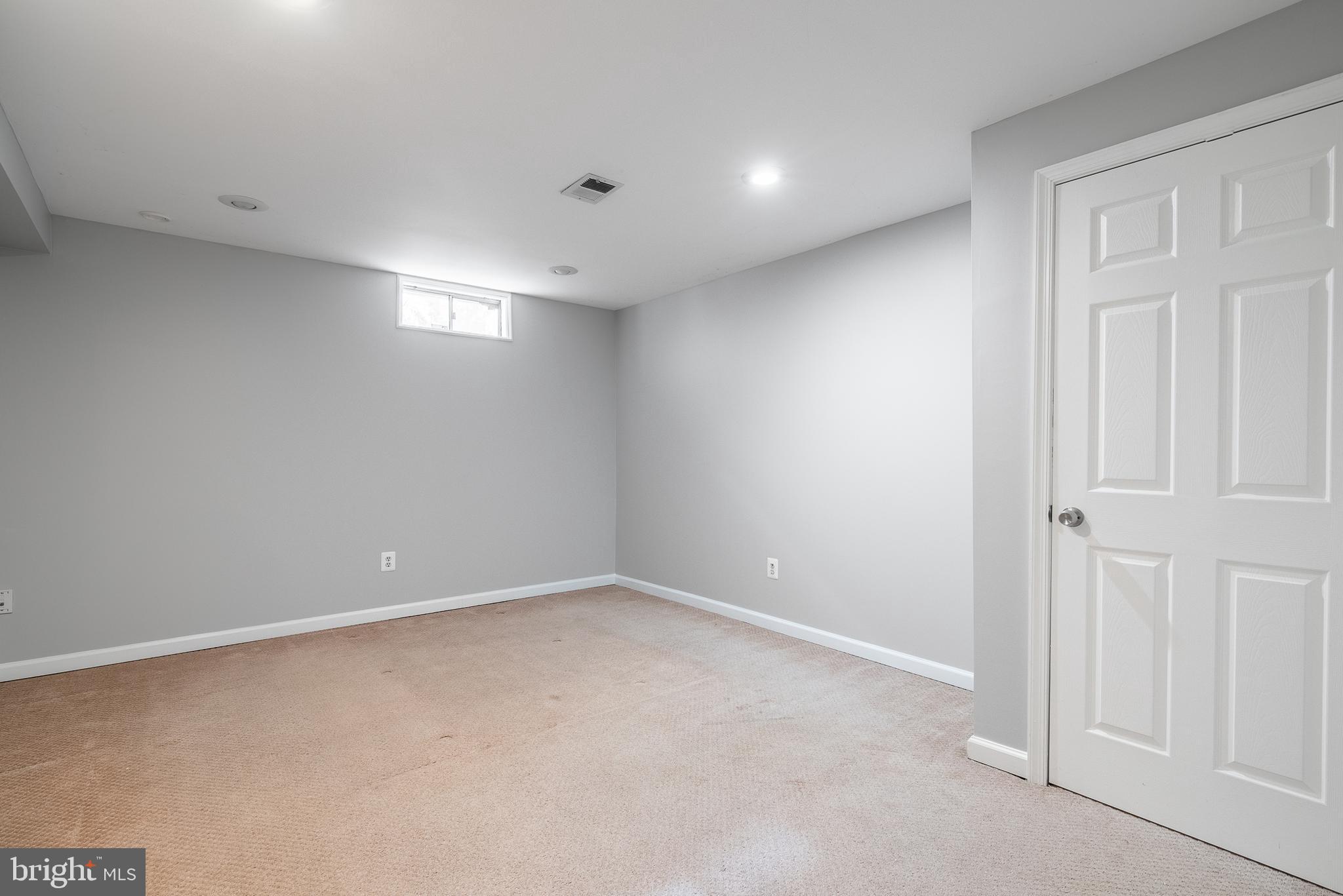 14 Braxton Drive Sterling, VA 20165 - Photo 33 of 41