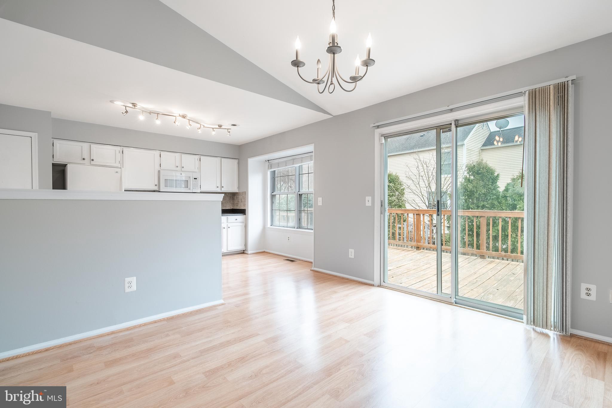 14 Braxton Drive Sterling, VA 20165 - Photo 5 of 41