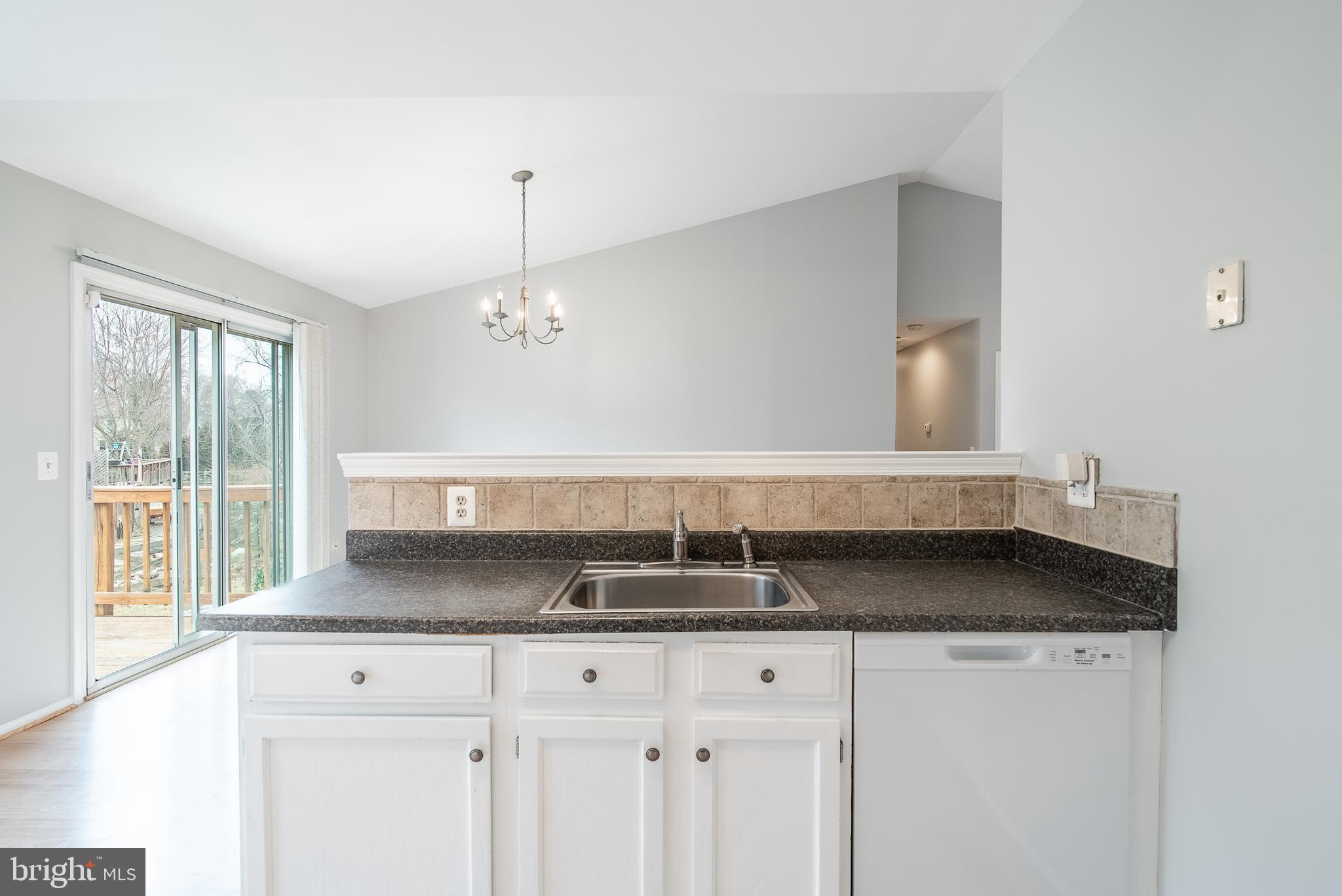 14 Braxton Drive Sterling, VA 20165 - Photo 9 of 41