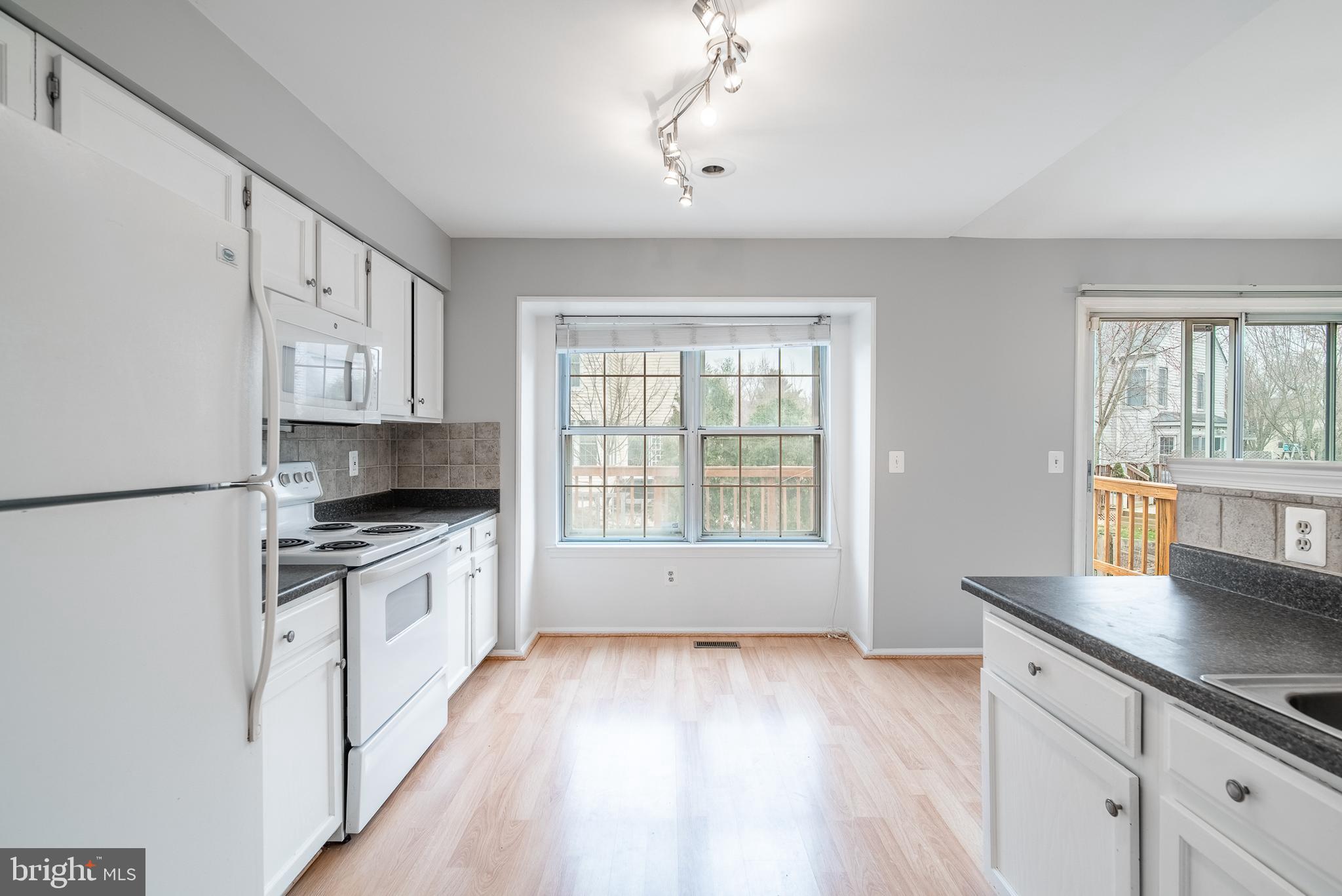 14 Braxton Drive Sterling, VA 20165 - Photo 10 of 41