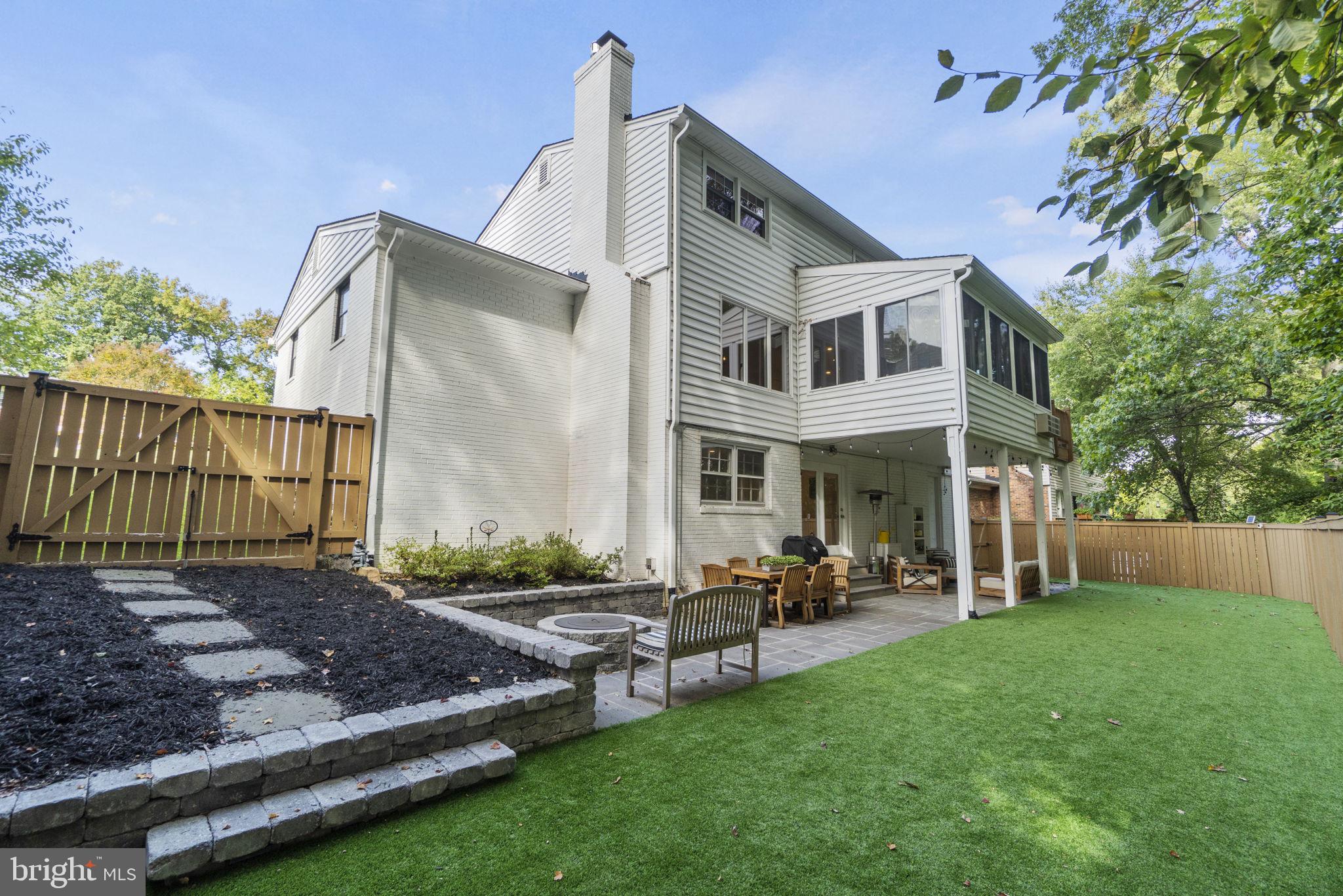 6113 Beech Tree Drive Alexandria, VA 22310 - Photo 3 of 11