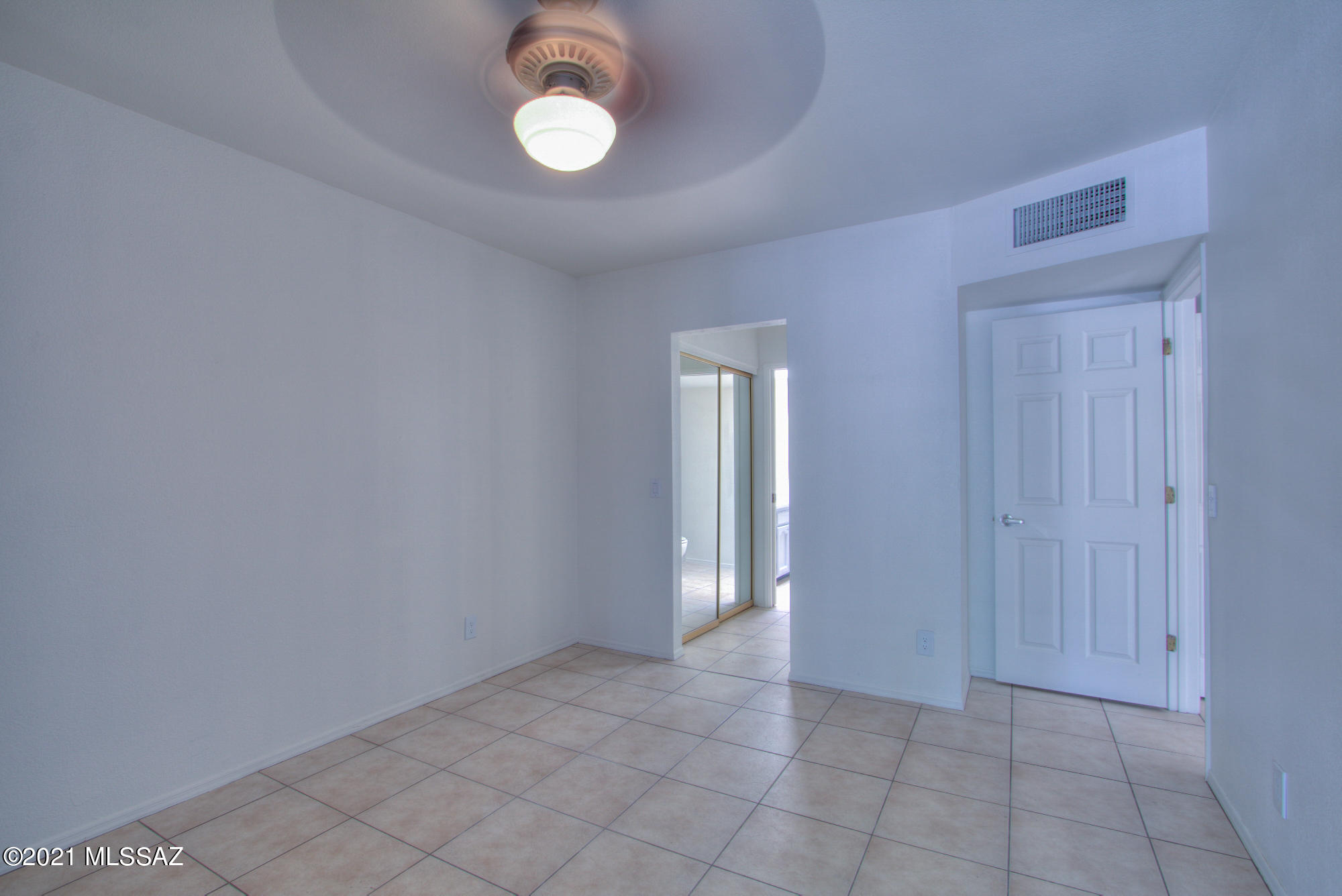 1200 East River Road, Unit D52 Tucson, AZ 85718 - Photo 8 of 15