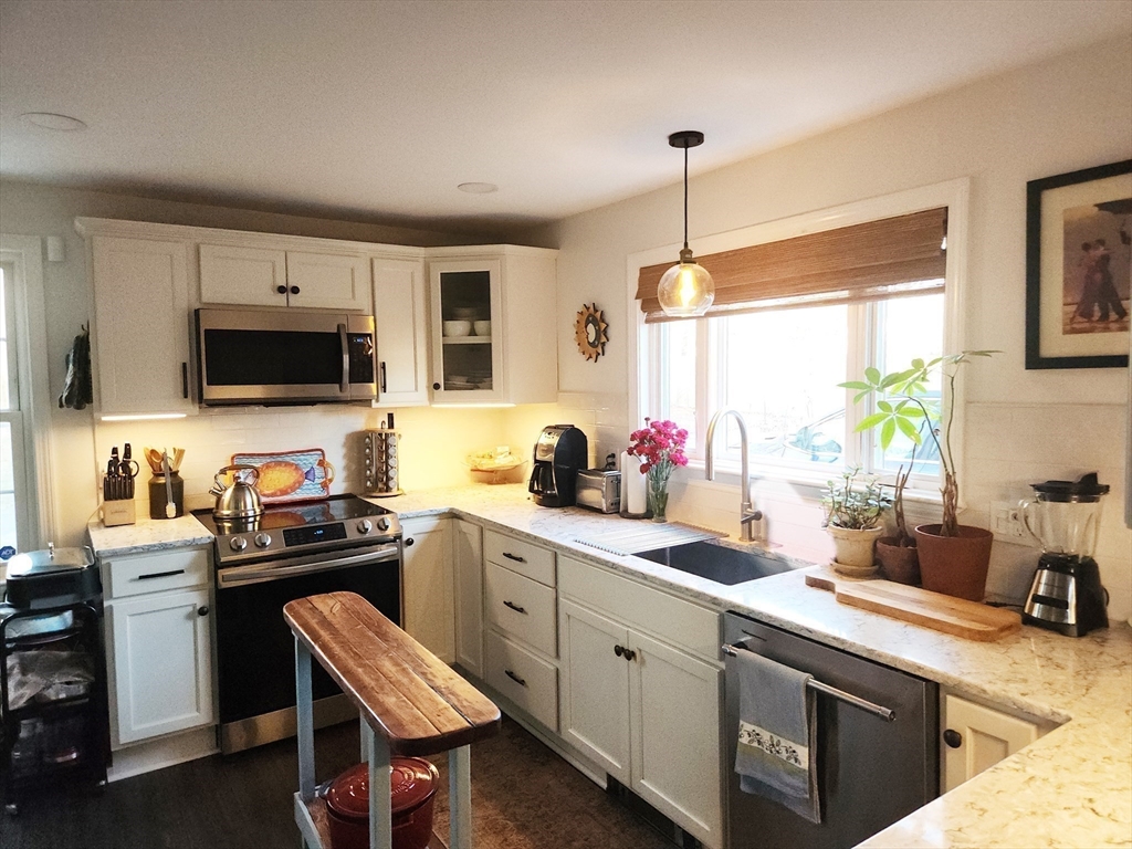 85 West Main Street Georgetown, MA 01833 - Photo 14 of 40