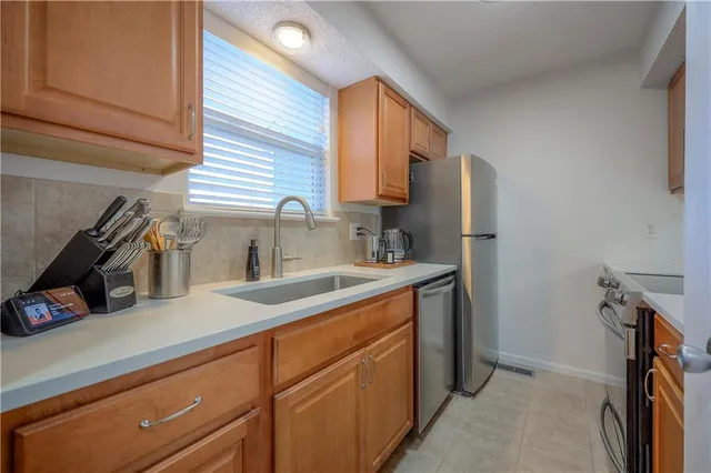 $250,000 | 1913 Lawrence Court, Kansas City, KS 66103