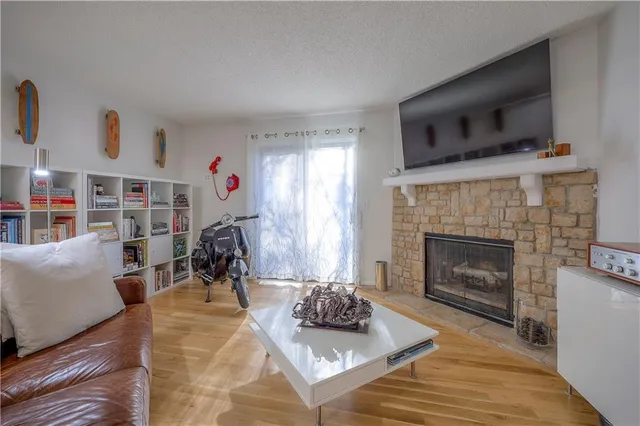 $250,000 | 1913 Lawrence Court, Kansas City, KS 66103