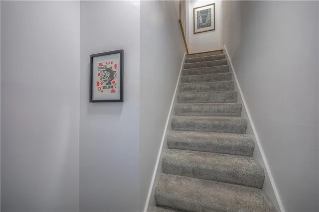 $250,000 | 1913 Lawrence Court, Kansas City, KS 66103