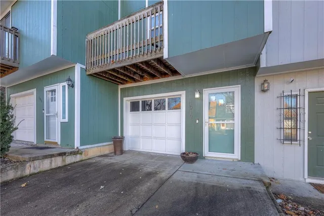 $250,000 | 1913 Lawrence Court, Kansas City, KS 66103