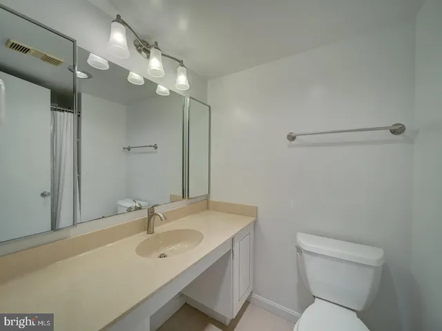 $432,000 | 8360 Greensboro Drive, Unit 305, McLean, VA 22102