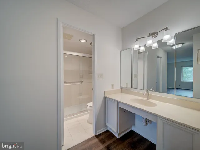$432,000 | 8360 Greensboro Drive, Unit 305, McLean, VA 22102