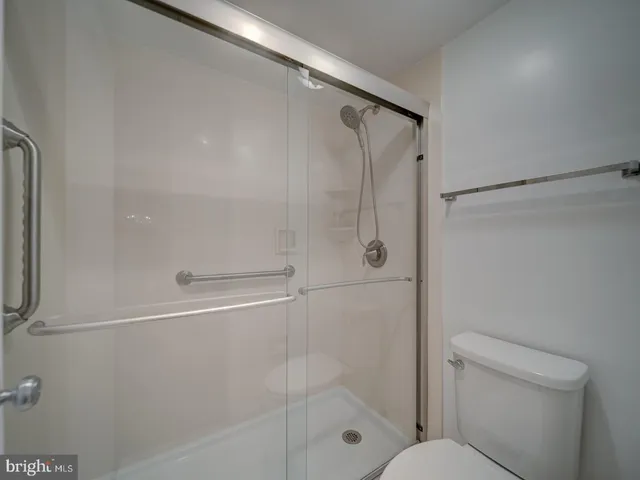 $432,000 | 8360 Greensboro Drive, Unit 305, McLean, VA 22102