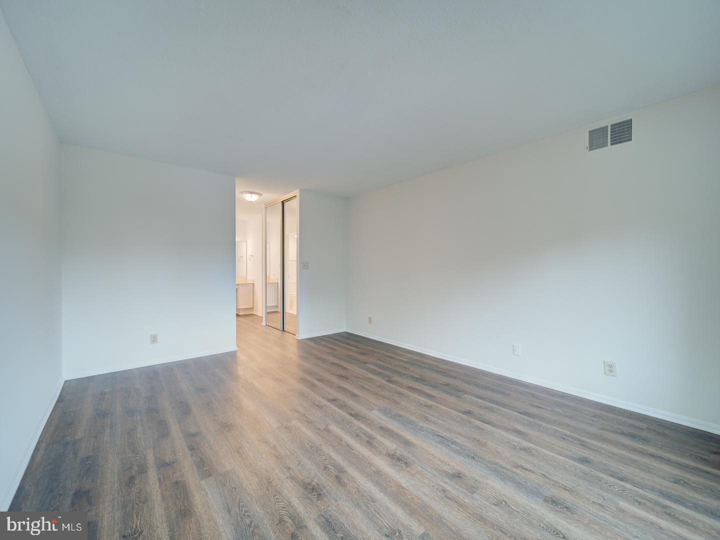 8360 Greensboro Drive, Unit 305 McLean, VA 22102 - Photo 20 of 46