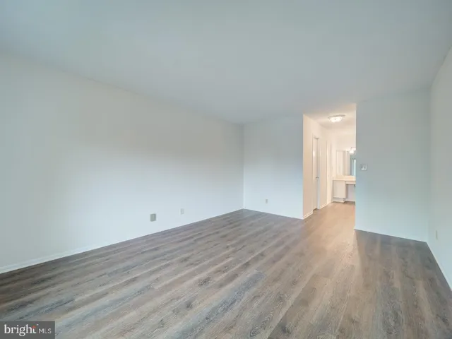 $432,000 | 8360 Greensboro Drive, Unit 305, McLean, VA 22102