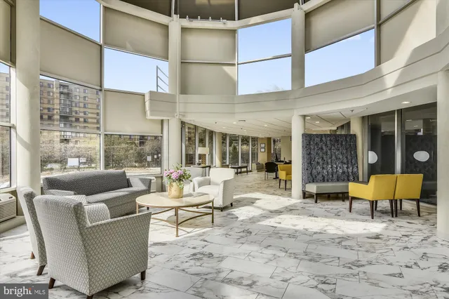 $432,000 | 8360 Greensboro Drive, Unit 305, McLean, VA 22102