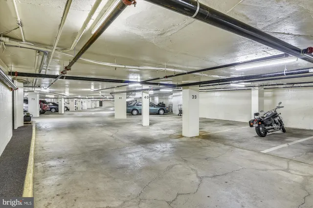 $432,000 | 8360 Greensboro Drive, Unit 305, McLean, VA 22102