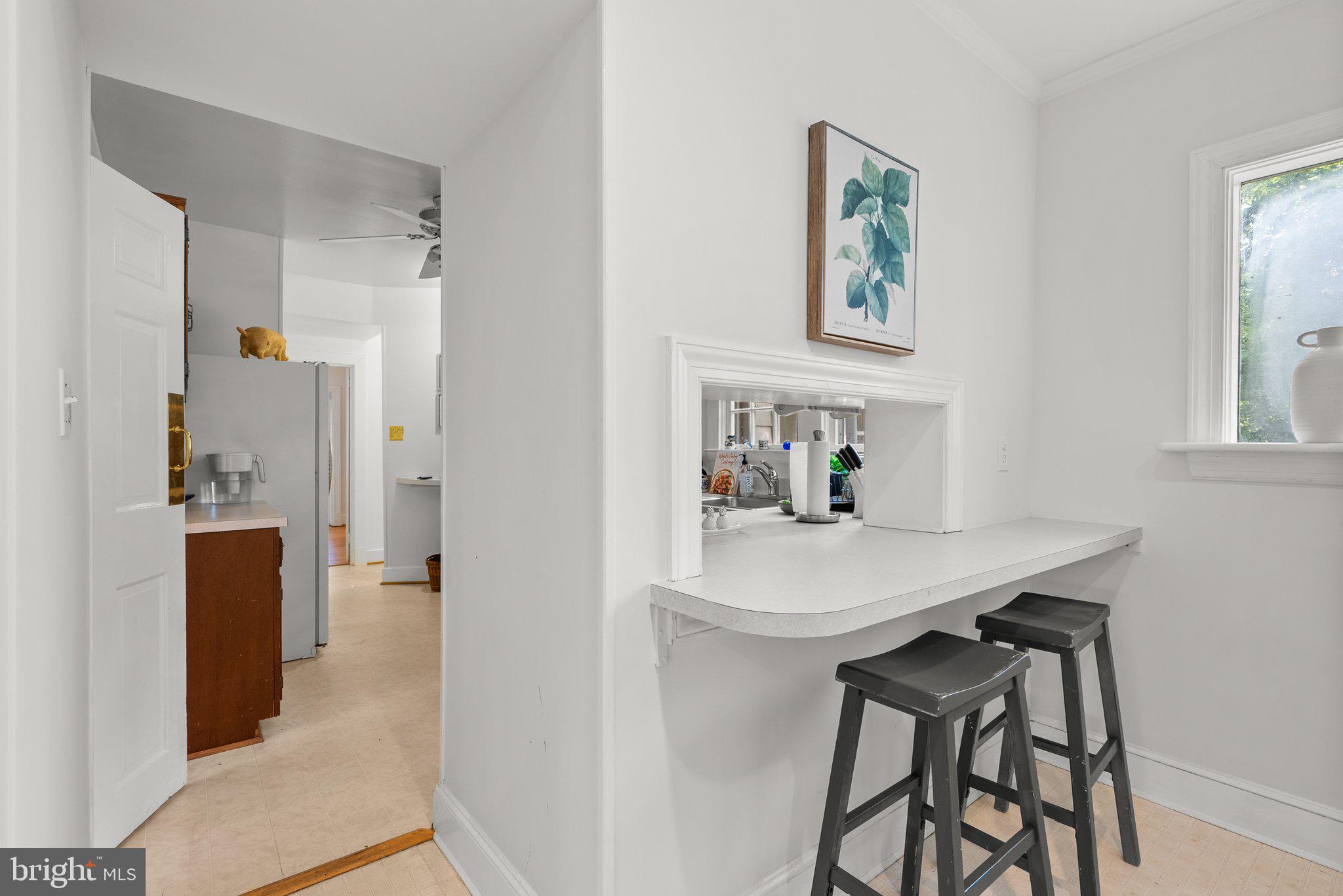 10325 Parkman Road Silver Spring, MD 20903 - Photo 16 of 47 breakfast bar