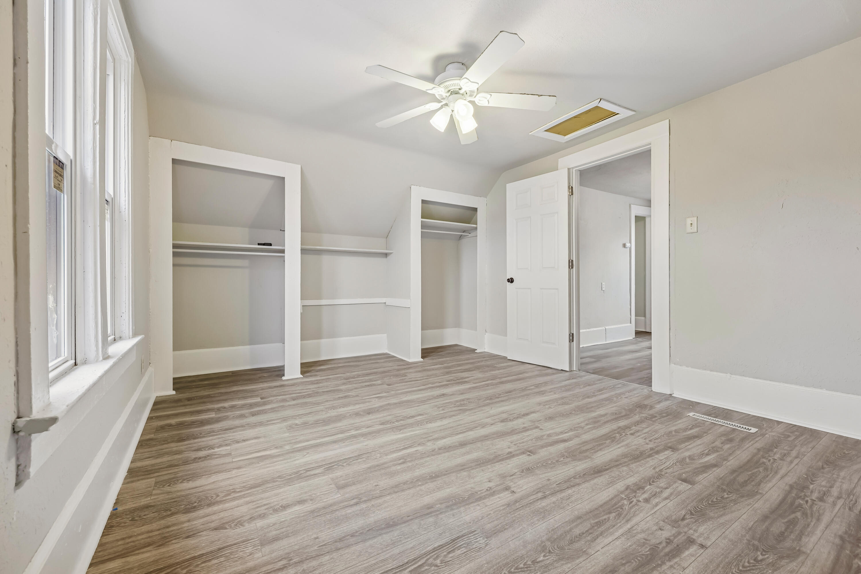 1222 Summit Avenue Racine, WI 53404 - Photo 16 of 22 17-print-Summit Ave-S2506-017