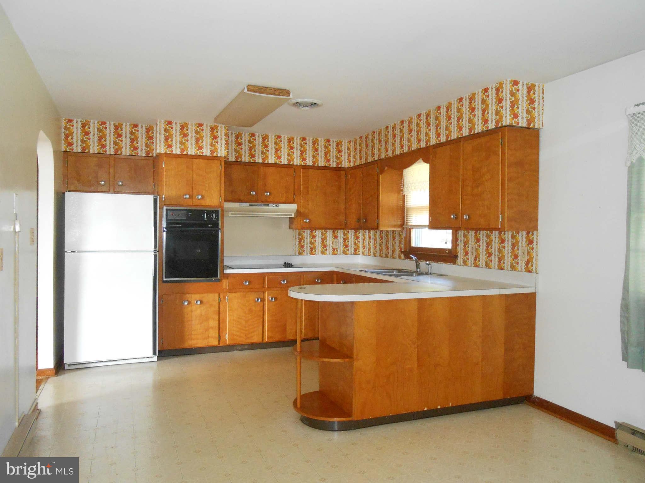 24244 Half Pone Point Road Hollywood, MD 20636 - Photo 10 of 15 Kitchen