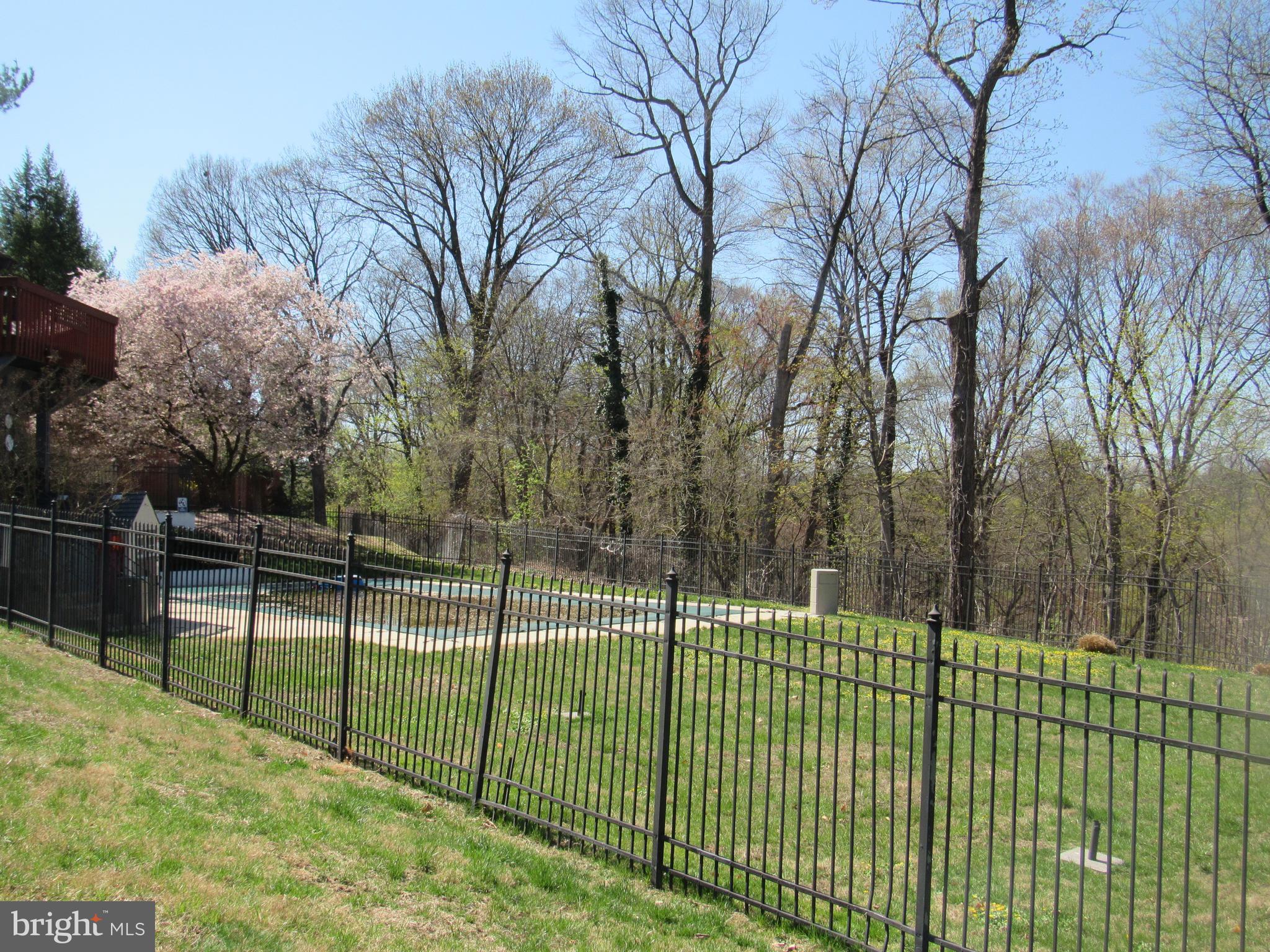 4000 Gypsy Lane, Unit 622F1 Philadelphia, PA 19129 - Photo 38 of 45 a view of a backyard