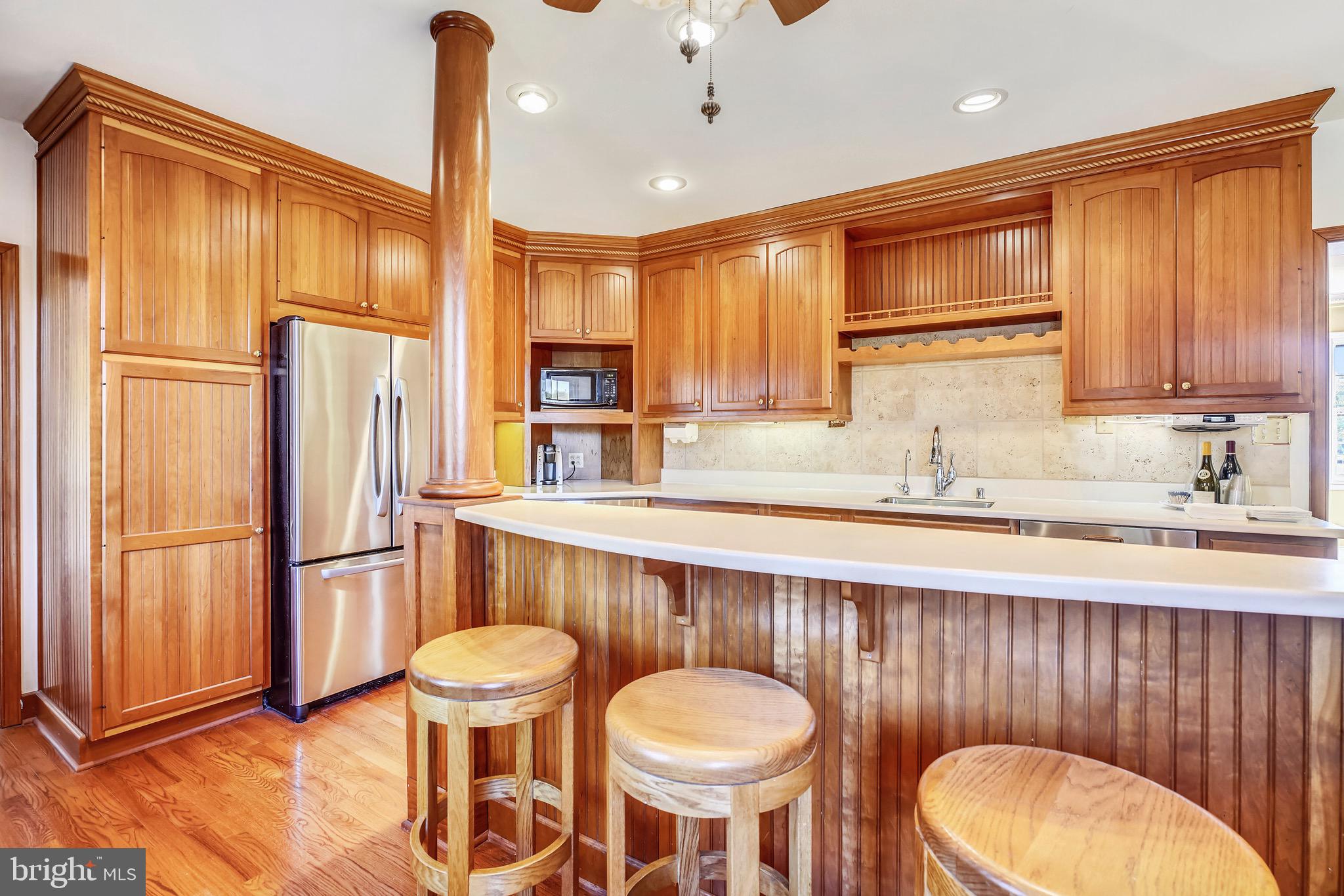 5905 Deale Beach Road Deale, MD 20751 - Photo 15 of 33 Kitchen with breakfast bar