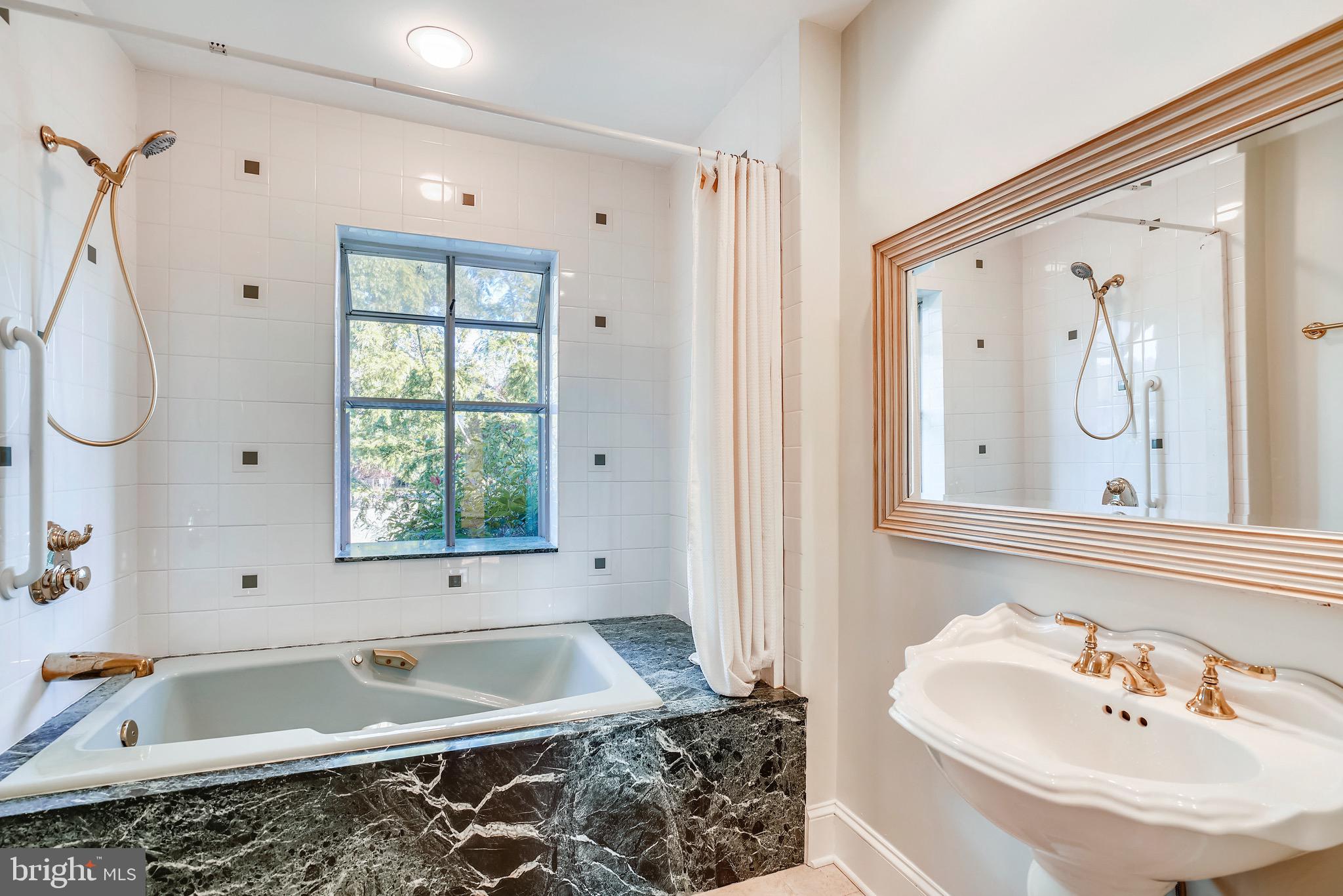 5905 Deale Beach Road Deale, MD 20751 - Photo 20 of 33 Main floor Bath