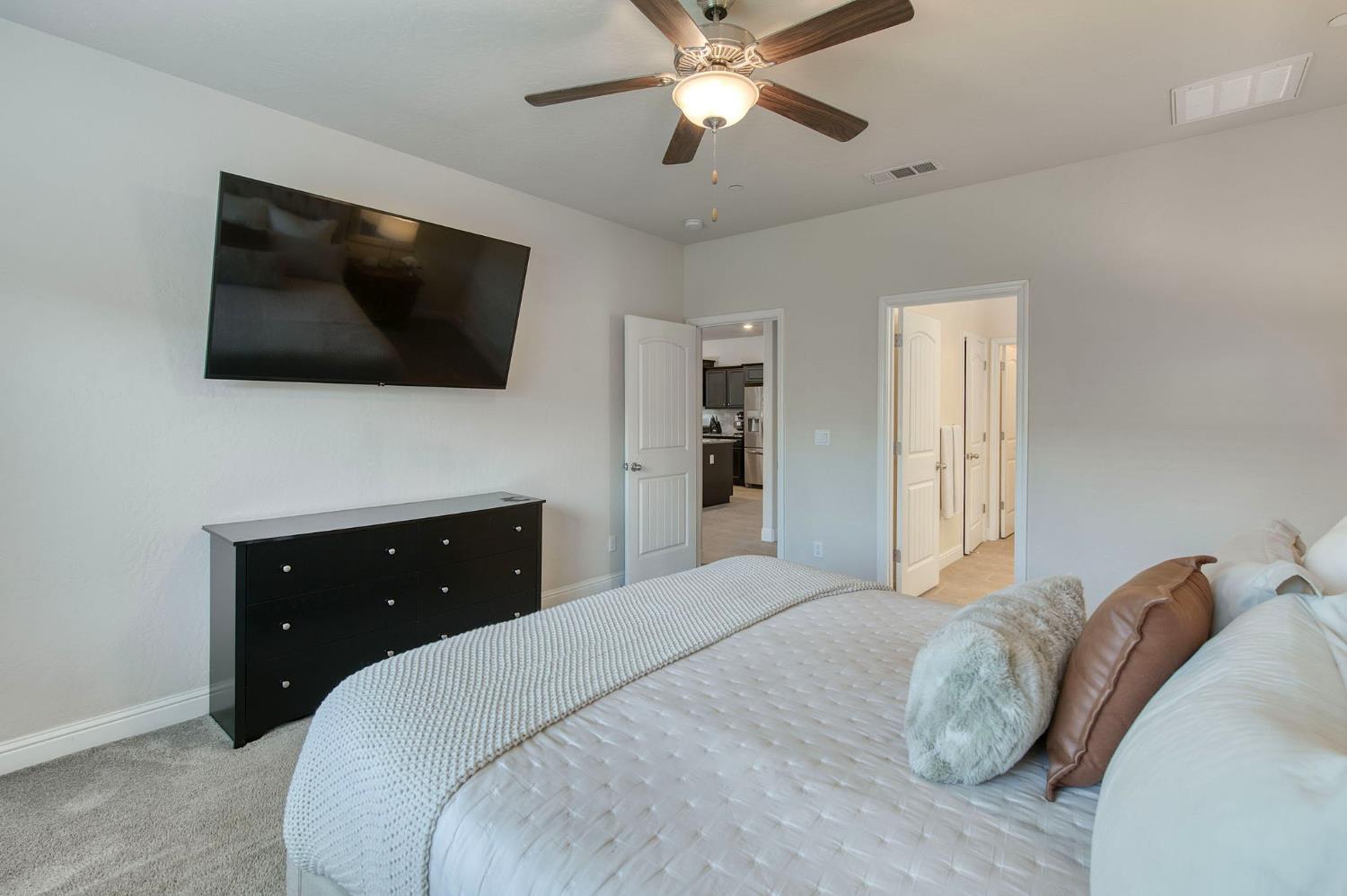 616 Expedition Way Madera, CA 93636 - Photo 26 of 66