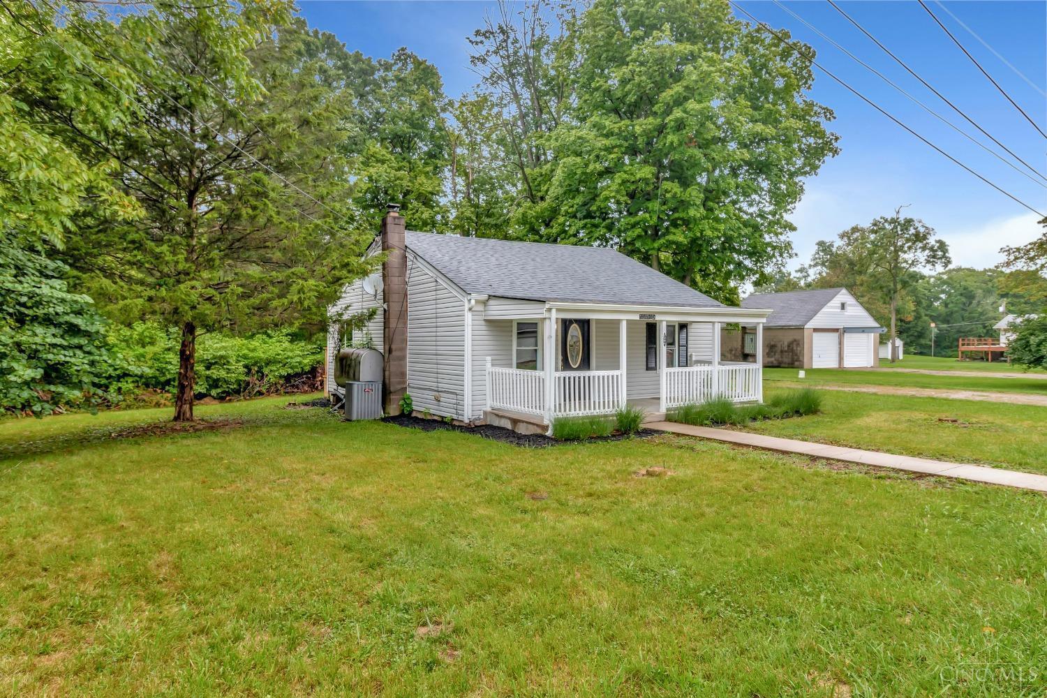 2398 Lilac Road Loveland, OH 45140 - Photo 3 of 33