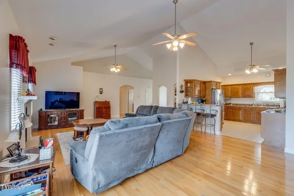 $649,900 | 381 Boonesboro Road, Gray, TN 37615