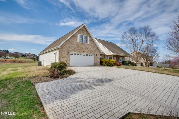 $649,900 | 381 Boonesboro Road, Gray, TN 37615