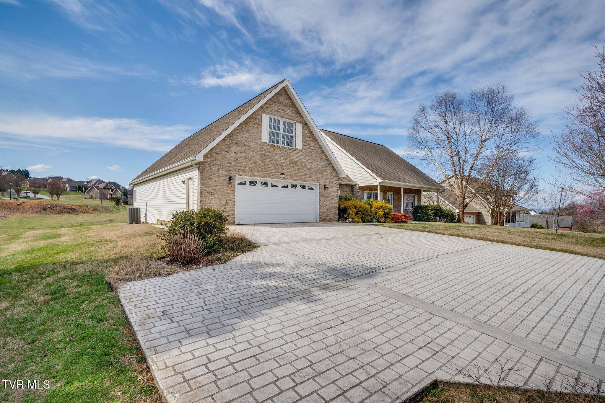 381 Boonesboro Road Gray, TN 37615 - Photo 2 of 36 002