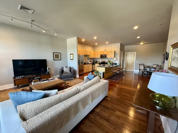 $2,300 | 2201 8th Avenue South, Unit 406, Nashville, TN 37204
