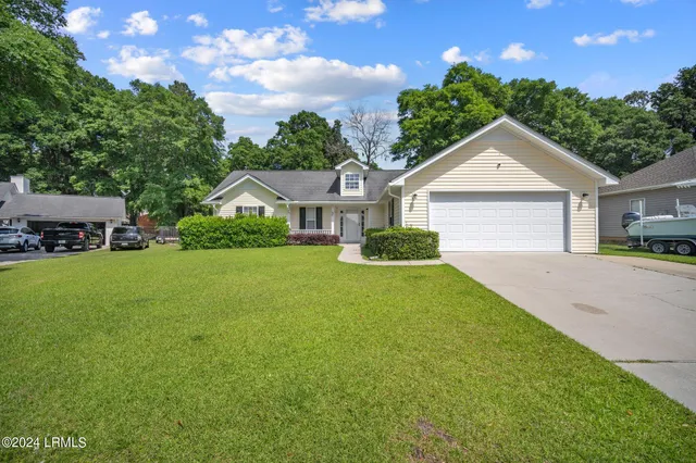 $2,800 | 44 Purrysburg Drive, Beaufort, SC 29907