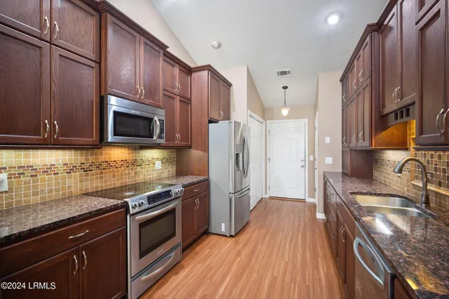 $2,800 | 44 Purrysburg Drive, Beaufort, SC 29907