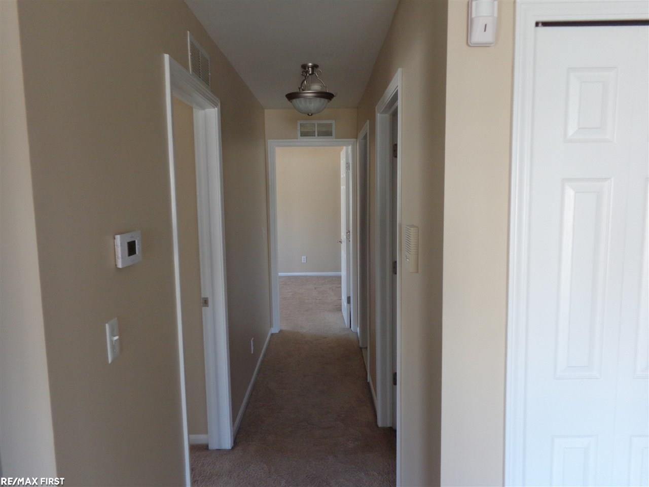 1824 Flagstone Circle Rochester, MI 48307 - Photo 11 of 33 50037717-10.JPG