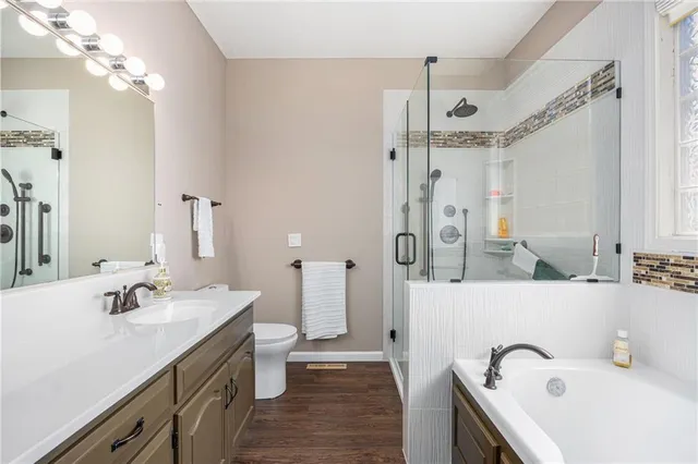 $499,000 | 13724 Pembroke Circle, Leawood, KS 66224