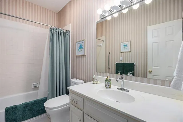 $499,000 | 13724 Pembroke Circle, Leawood, KS 66224